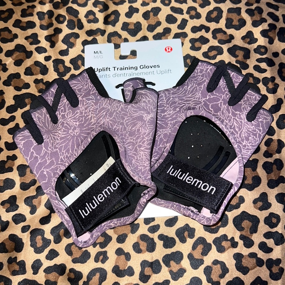 Lululemon training gloves